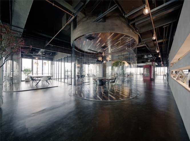 LEO-headquarters-in-Shanghai-distinct-work-spaces